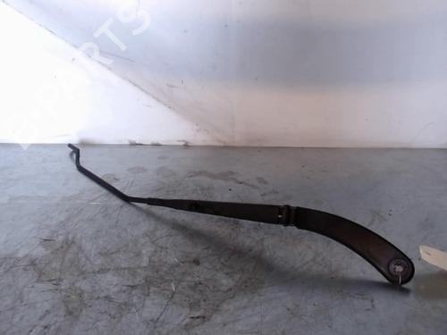 Used Front windshield wiper arm RENAULT MEGANE II (BM0/1_, CM0/1_) 1.5 dCi (BM02, BM13, BM2A, CM02, CM13) (101 hp) 27816689