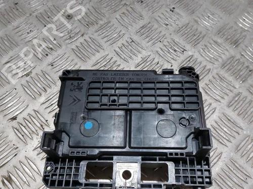 Used Fuse box Fuse box PEUGEOT 207 (WA_, WC_) 1.6 HDi (90 hp) 21512322 21512322