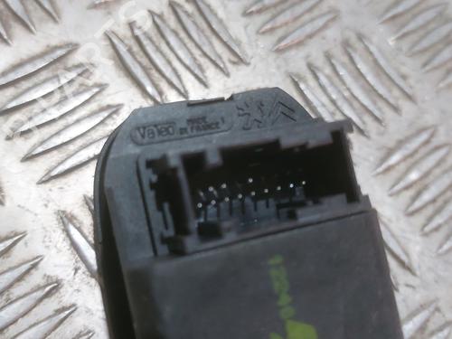 Used Left front window switch Left front window switch PEUGEOT 206 Hatchback (2A/C) 1.4 HDi eco 70 (68 hp) 24201384 24201384