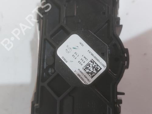 climate-control-renault-arkana-i-lcm_-ldn_-2019-36249580 main image