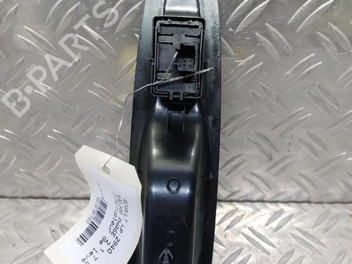 Used Right rear window switch RENAULT KADJAR (HA_, HL_) 1.7 Blue dCi 150 4WD (HLA7) (150 hp) 21508642