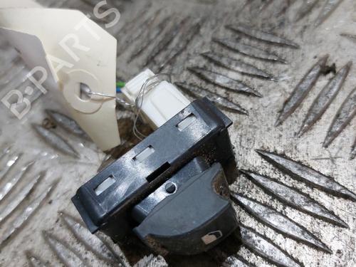 Used Right front window switch Right front window switch CITROËN BERLINGO Box Body/MPV (B9) 1.6 BlueHDi 100 (99 hp) 21510182 21510182