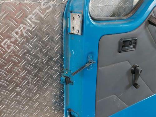 Used Right front door Right front door RENAULT MASTER I Van (T__) 28-35 2.0 (80 hp) 21512750 21512750