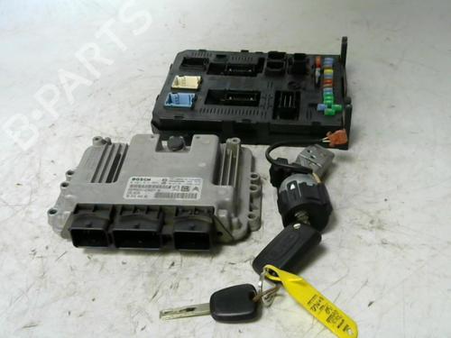 electronic-module-peugeot-307-3ac-2000-2001-2002-2003-2004-2005-2006-2007-2008-2009-2010-2011-2012-30560669 main image