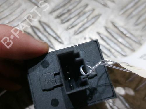 Right front window switch VW GOLF V (1K1) 2.0 TDI | BP21509394I26 