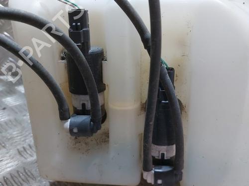 Used Windscreen washer tank Windscreen washer tank RENAULT LAGUNA III (BT0/1) 2.0 dCi (BT07, BT0J, BT14, BT1A, BT1S) (131 hp) 21509358 21509358