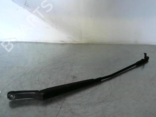 Used Front windshield wiper arm VW TOURAN (1T1, 1T2) 1.9 TDI (105 hp) 26900031