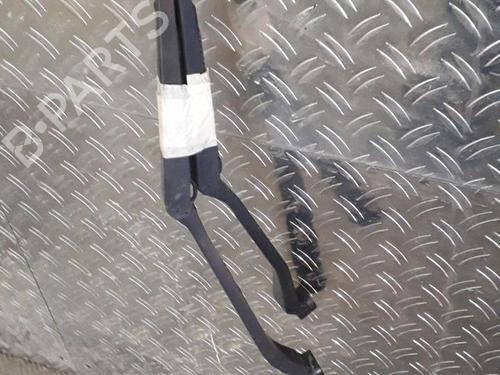 Used Front windshield wiper arm Front windshield wiper arm TOYOTA RAV 4 II (_A2_) 2.0 D 4WD (CLA20_, CLA21_, CLA20R, CLA21R) (116 hp) 21506982 21506982