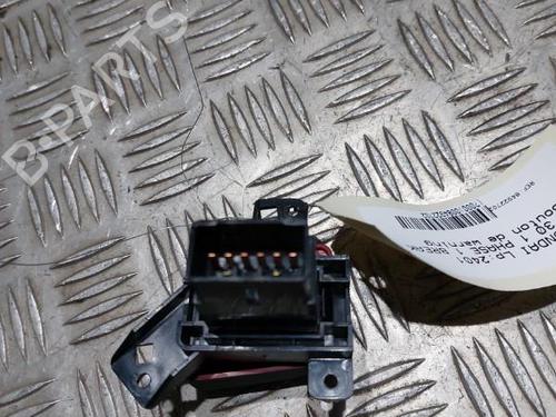 Used Warning switch HYUNDAI i30 Estate (FD) 1.6 CRDi (116 hp) 21503464