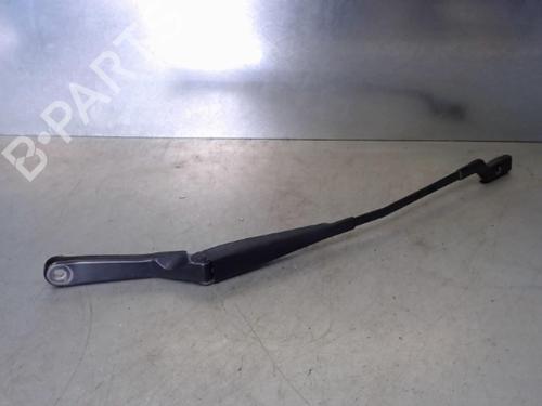 Used Front windshield wiper arm PEUGEOT 308 I (4A_, 4C_) 1.6 HDi (92 hp) 30534317