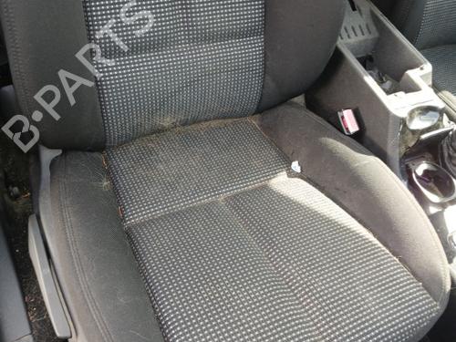 Used Right front seat Right front seat PEUGEOT 407 (6D_) 2.0 HDi (6DRHRH) (140 hp) 21513926 21513926