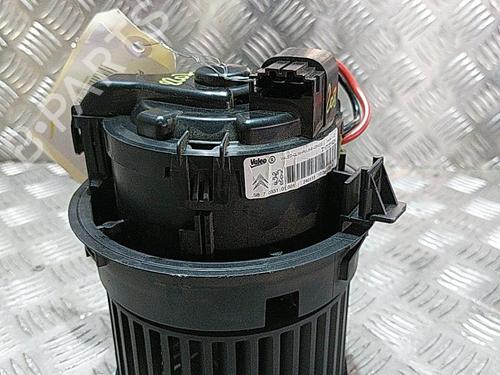 Used Heater blower motor Heater blower motor PEUGEOT 208 I (CA_, CC_) 1.6 HDi (92 hp) 21514603 21514603