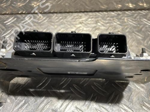 Used Engine control unit (ECU) Engine control unit (ECU) RENAULT KANGOO Express (FW0/1_) Z.E. (FW0Z, FW1Z) (60 hp) 21515657 21515657