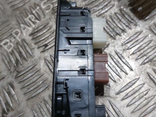 Used Left front window switch Left front window switch DACIA DUSTER (HM_) [2017-2026] 21504986 21504986