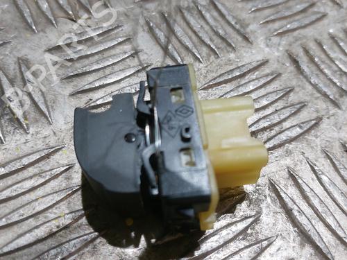 Used Right front window switch Right front window switch RENAULT CLIO IV (BH_) 1.5 dCi 90 (90 hp) 21513394 21513394
