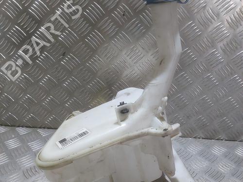 Used Windscreen washer tank Windscreen washer tank TOYOTA YARIS (_P9_) 1.4 D-4D (NLP90_, NLP90R) (90 hp) 26602257 26602257