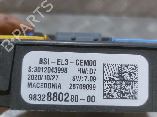 Used Fuse box Fuse box PEUGEOT 308 II (LB_, LP_, LW_, LH_, L3_) 1.5 BlueHDi 130 (131 hp) 27284304 27284304