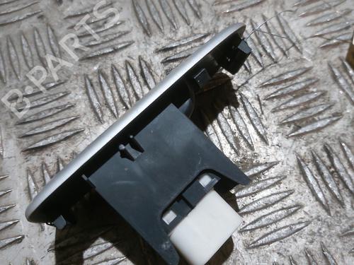 Used Right rear window switch Right rear window switch MITSUBISHI PAJERO III (V7_W, V6_W) 3.2 Di-D (V68W) (160 hp) 21670724 21670724