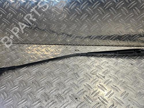 Used Front windshield wiper arm VW POLO (9N_, 9A_) 1.4 TDI (80 hp) 21515645