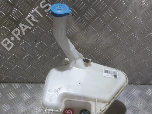 Used Windscreen washer tank TOYOTA YARIS (_P9_) 1.4 D-4D (NLP90_, NLP90R) (90 hp) 26602257