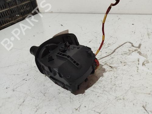 switch-renault-clio-iii-grandtour-kr01_-2007-39760616 main image