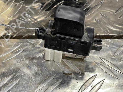 Used Right front window switch Right front window switch SUBARU IMPREZA Hatchback (GR, GH, G3) 2.0 D AWD (150 hp) 21515684 21515684