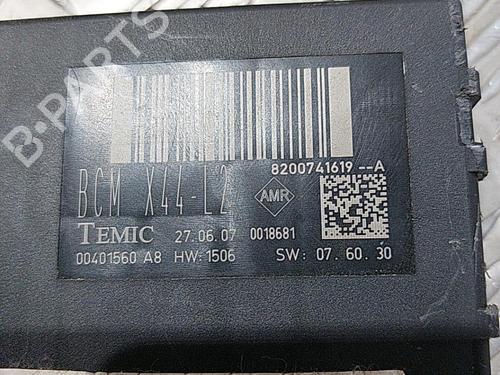 Used Electronic module Electronic module RENAULT TWINGO II (CN0_) 1.2 (CN0D) (58 hp) 21514435 21514435