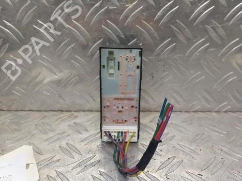 Used Left front window switch NISSAN MICRA III (K12) 1.2 16V (80 hp) 21512789