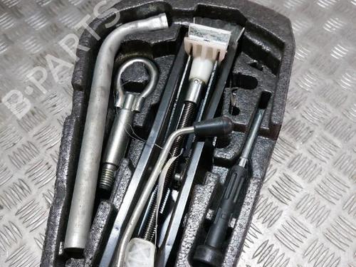 Used Jack Kit VW POLO V (6R1, 6C1) 1.6 TDI (90 hp) 21503517