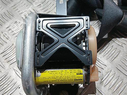 Used Front right seatbelt Front right seatbelt TOYOTA COROLLA (_E12_) 1.4 D (NDE120_, NDE120R) (90 hp) 21509060 21509060