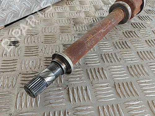 Used Right front driveshaft RENAULT TWINGO II (CN0_) 1.5 dCi 75 (75 hp) 21514536