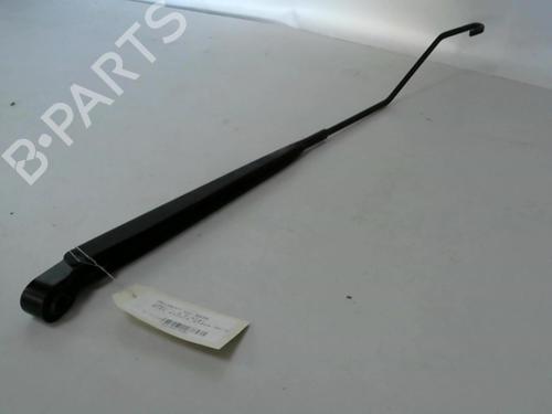 Used Front windshield wiper arm PEUGEOT 1007 (KM_) 1.4 HDi (68 hp) 26152658
