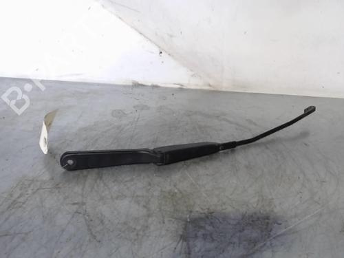 front-windshield-wiper-arm-renault-kangoo-express-fc01_-1997-30725544 main image