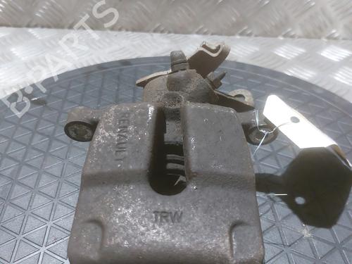 Højre bremsekaliber bag RENAULT MEGANE IV Hatchback (B9A/M/N_) 1.5 Blue dCi 115 (B9A6) (116 hp) 23810647