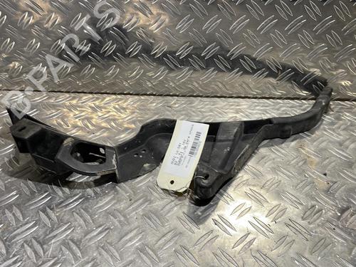 Used Front bumper bracket Front bumper bracket AUDI A2 (8Z0) 1.4 (75 hp) 28577711 28577711