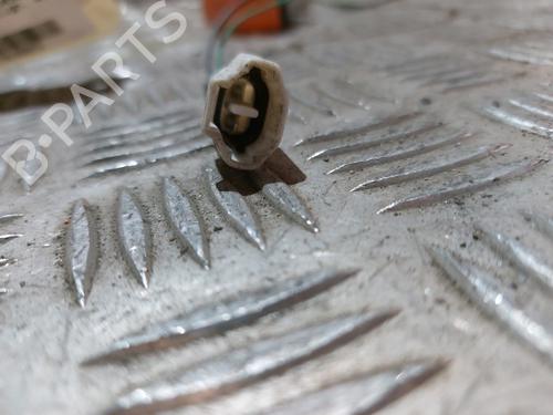 Used Right front indicator Right front indicator SUZUKI SAMURAI Closed Off-Road Vehicle (SJ_) 1.9 TD All-wheel Drive (SJ419TD) (63 hp) 21572117 21572117