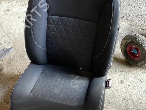 Used Right front seat Right front seat DACIA DUSTER (HS_) 1.5 dCi 4x4 (109 hp) 32425442 32425442