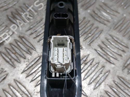 Used Right rear window switch Right rear window switch RENAULT SCÉNIC II (JM0/1_) 1.5 dCi (JM1E, JM16) (106 hp) 21510257 21510257