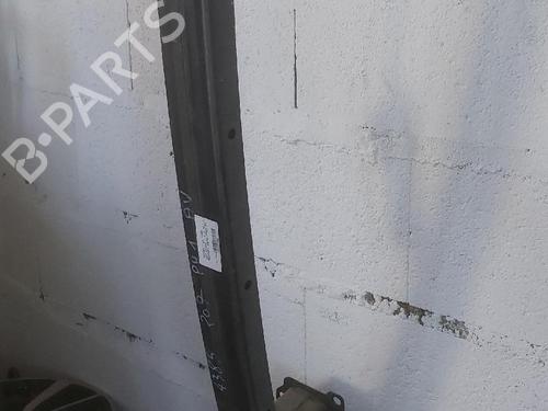 Used Front bumper reinforcement Front bumper reinforcement 26707595 26707595