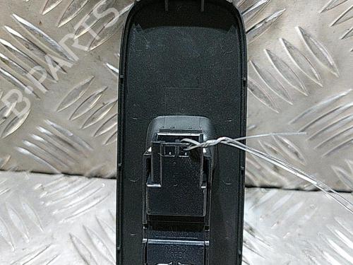 Used Right front window switch Right front window switch VOLVO S40 II (544) D2 (115 hp) 21506518 21506518