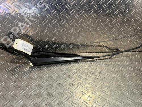 Used Front windshield wiper arm Front windshield wiper arm FORD FIESTA V (JH_, JD_) 1.4 TDCi (68 hp) 21515753 21515753