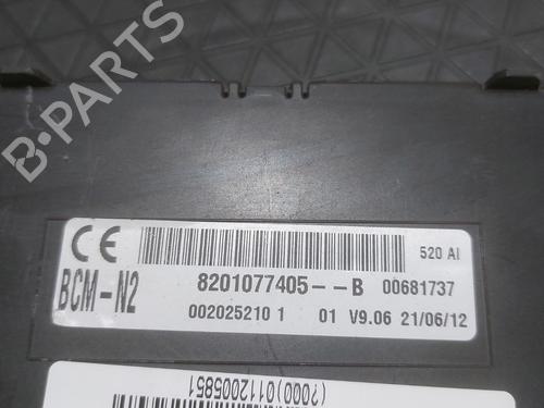 Used Fuse box Fuse box 28976638 28976638