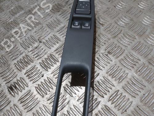 Used Left front window switch RENAULT CLIO IV (BH_) 1.5 dCi 75 (75 hp) 21504911