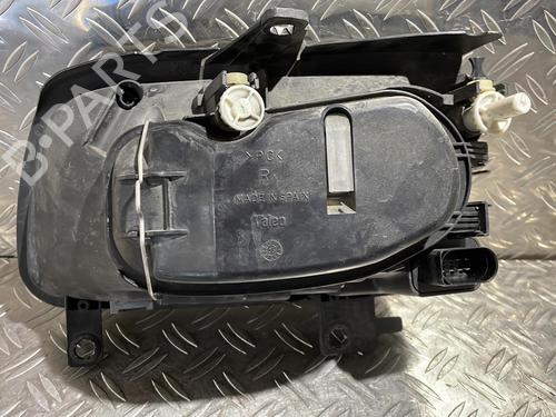 Used Right headlight VW POLO (6N2) 1.4 (60 hp) 28577727