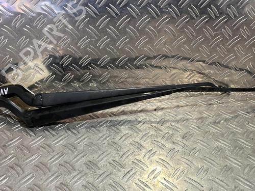 Used Front windshield wiper arm FORD FIESTA V (JH_, JD_) 1.4 TDCi (68 hp) 21515753