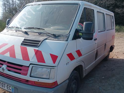 Used Parts RENAULT TRAFIC Bus (T_, P_, V_) 2.1 D 2429532