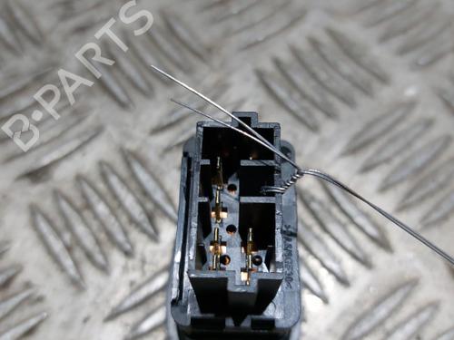 Used Right rear window switch Right rear window switch CITROËN C3 Pluriel (HB_) 1.4 HDi (68 hp) 21510411 21510411