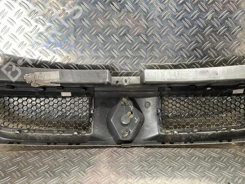 Used Grille RENAULT TRAFIC II Bus (JL) 2.5 dCi 135 (JL0D) (135 hp) 21515908