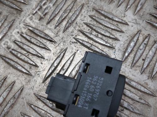 Used Right rear window switch Right rear window switch PEUGEOT 407 (6D_) 2.0 HDi 135 (6DRHRH, 6DRHRE, 6DRHRG, 6DRHRJ) (136 hp) 21510122 21510122