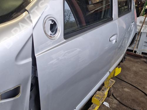 left-front-door-dacia-sandero-2008-32066935 main image